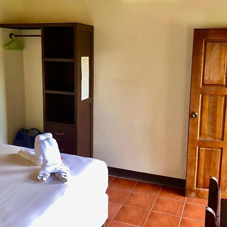 Casa Lula Leon Hostal Екстер'єр фото