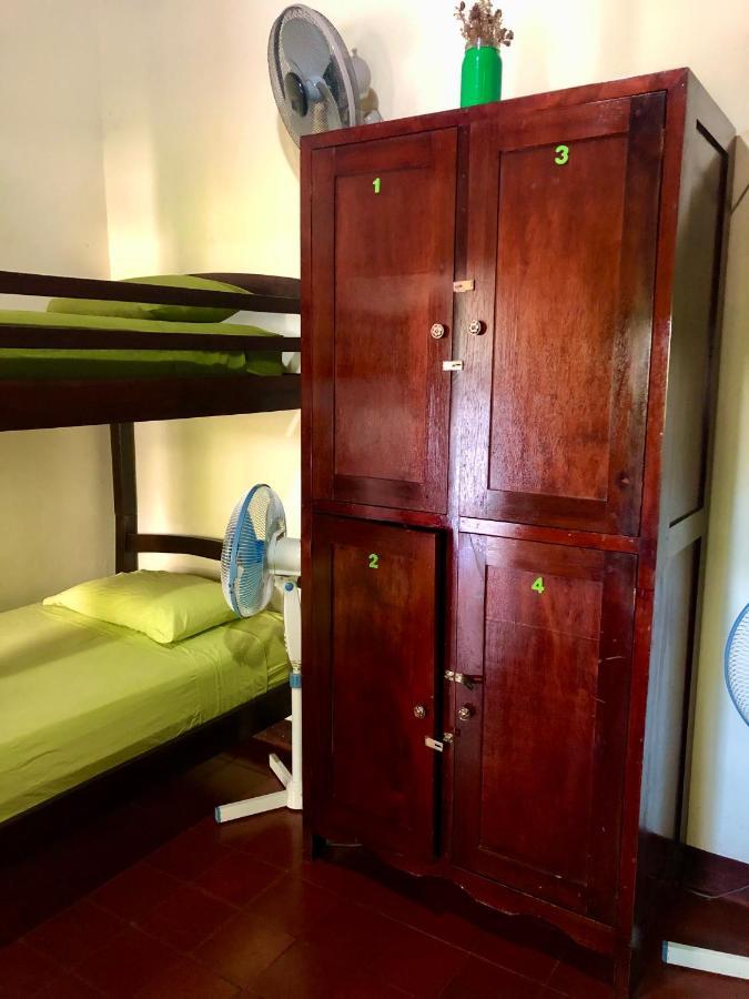 Casa Lula Leon Hostal Екстер'єр фото