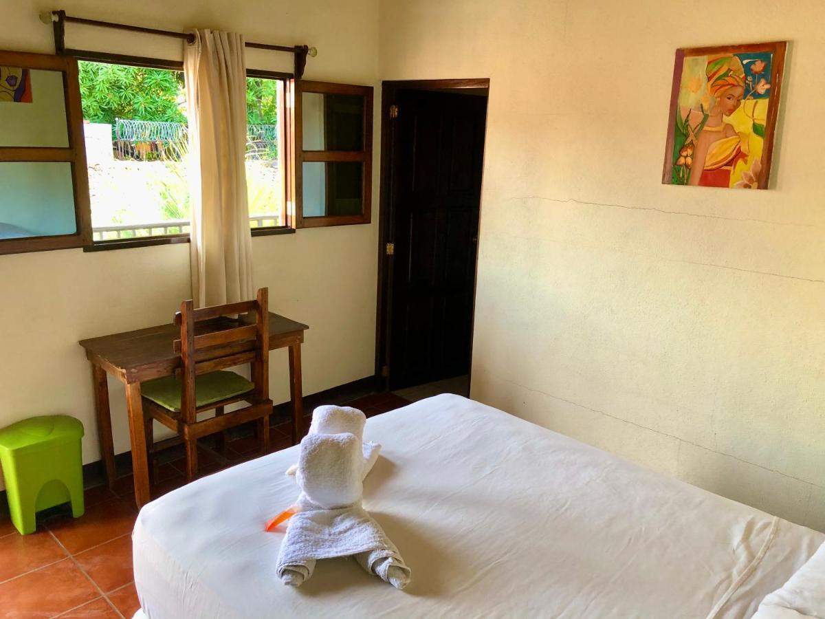 Casa Lula Leon Hostal Екстер'єр фото