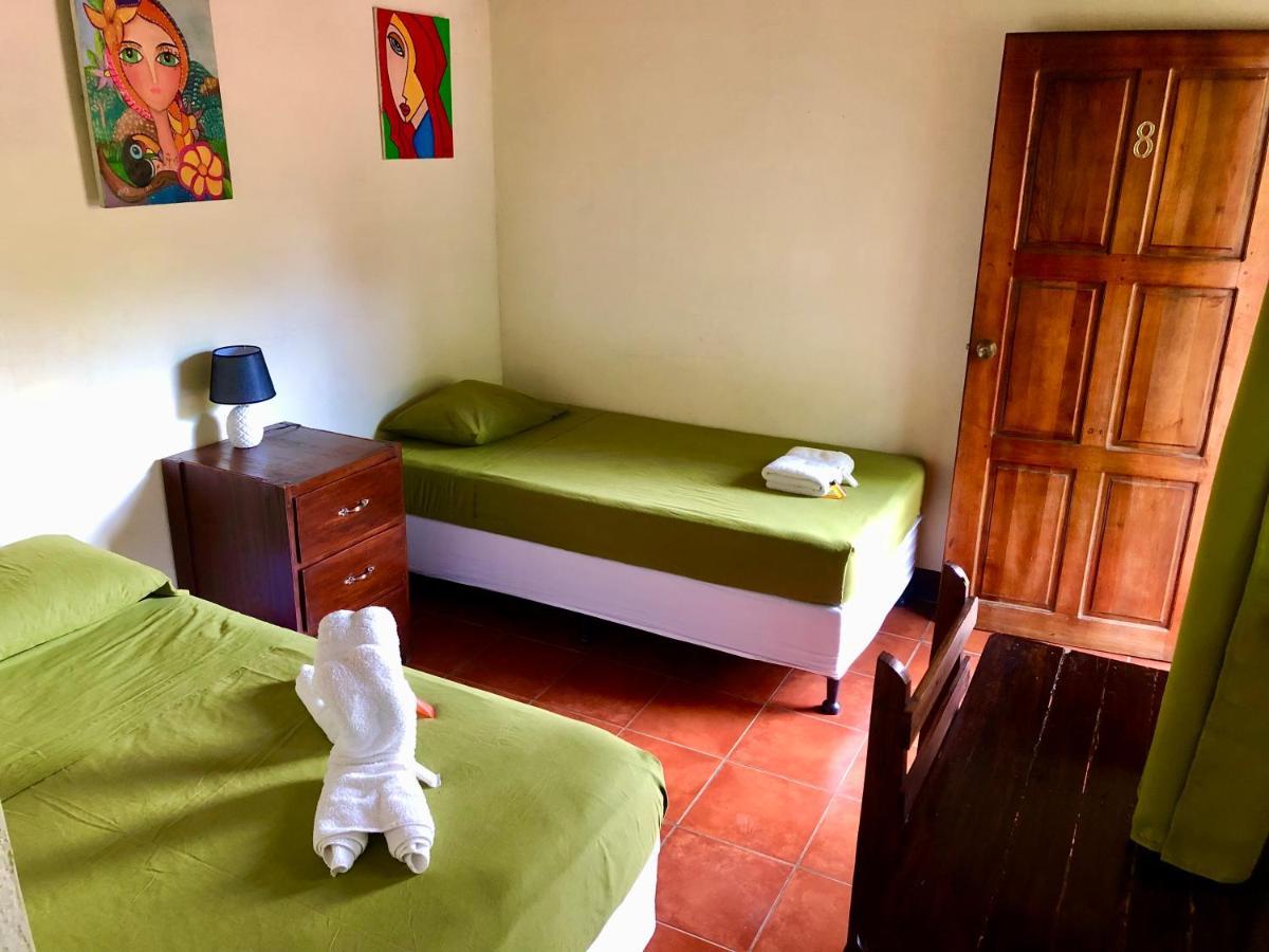 Casa Lula Leon Hostal Екстер'єр фото