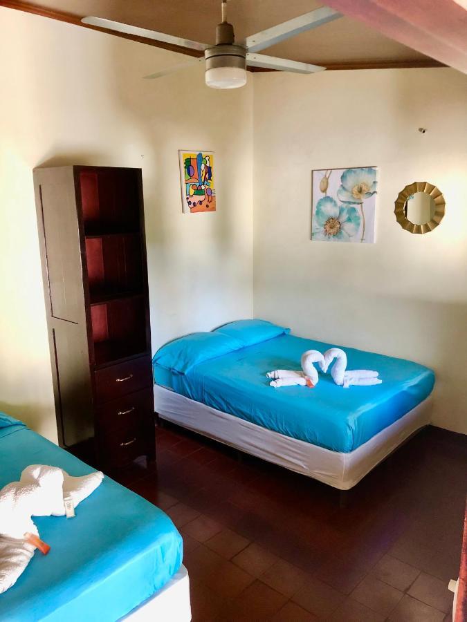 Casa Lula Leon Hostal Екстер'єр фото