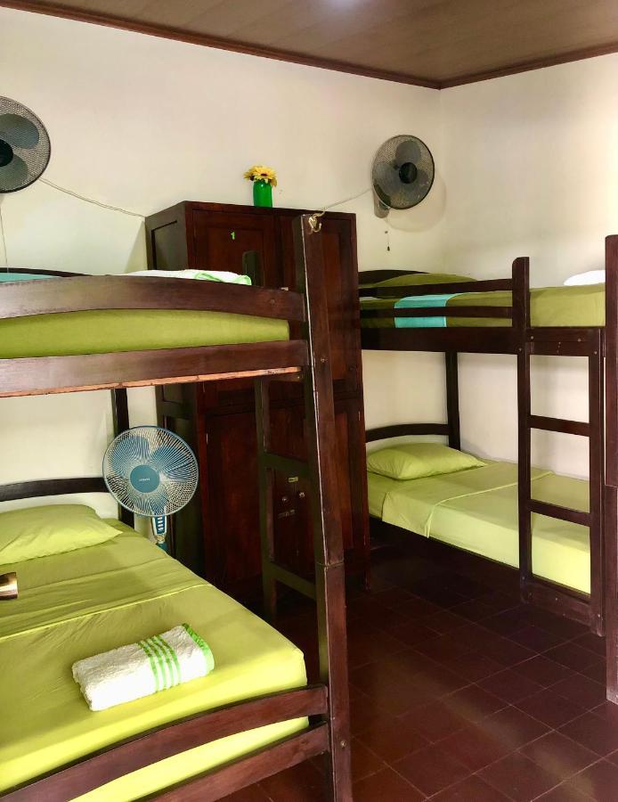 Casa Lula Leon Hostal Екстер'єр фото