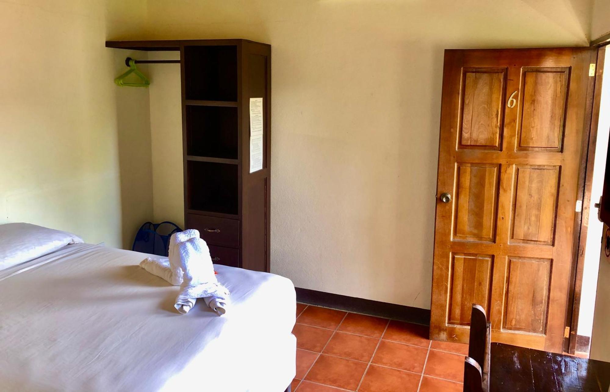 Casa Lula Leon Hostal Екстер'єр фото