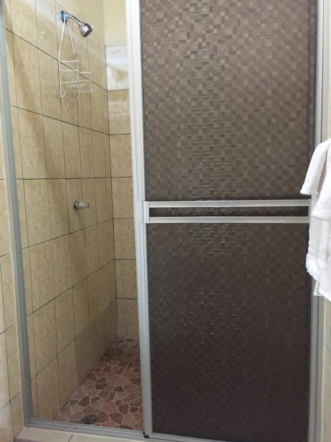 Casa Lula Leon Hostal Екстер'єр фото